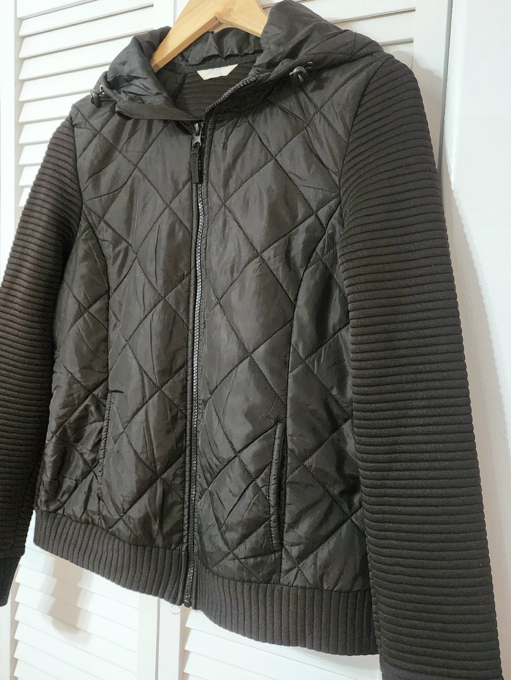 Time and Tru Black Quilted Hooded Puffer Jacket - Picture 3 of 8